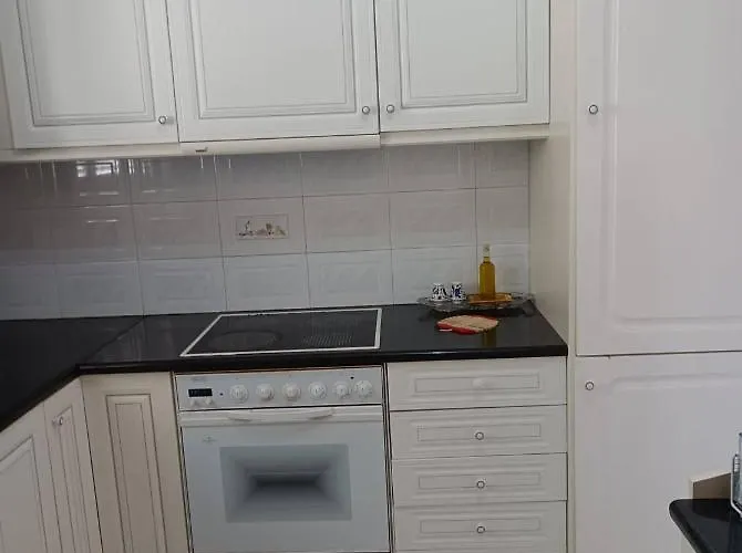 George Rhodes Βίλα *