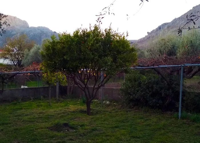 George Rhodes * Αρχάγγελος