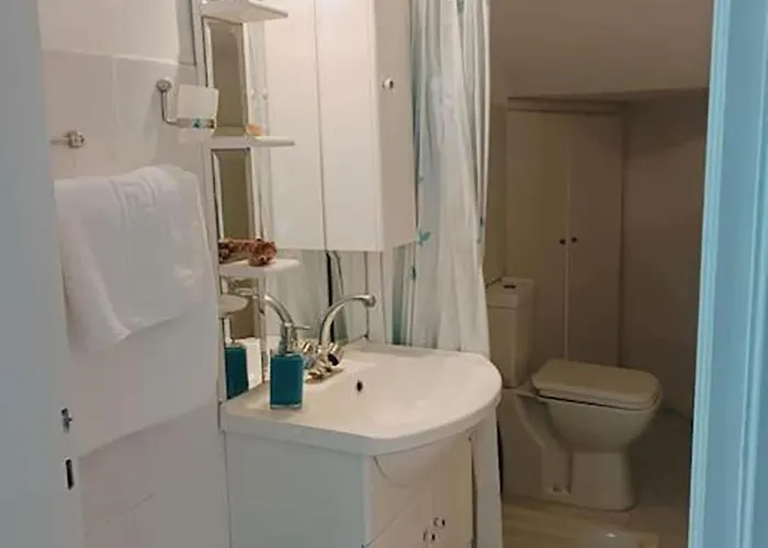 George Rhodes * Αρχάγγελος