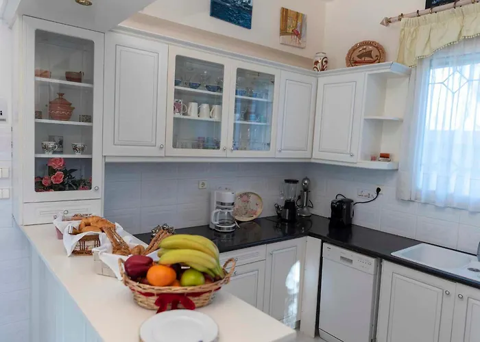 Βίλα George Rhodes *