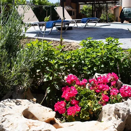 George Rhodes Вилла