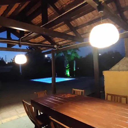 Вилла George Rhodes *