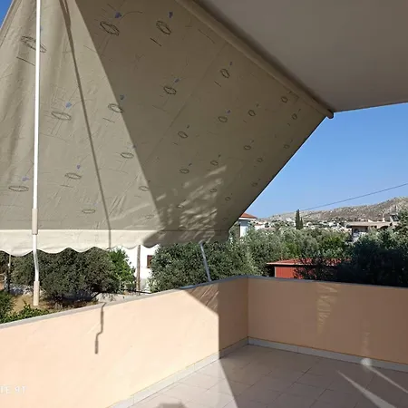 Вилла George Rhodes