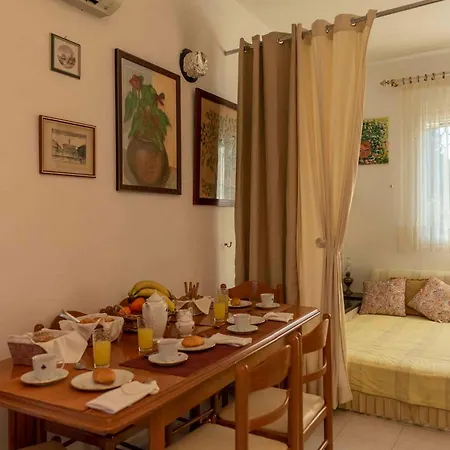 Вилла George Rhodes