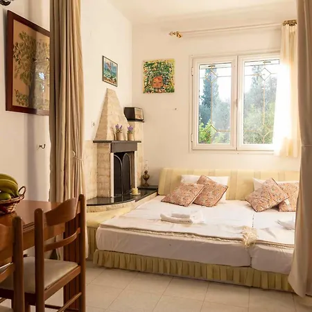 George Rhodes Вилла Архангелос