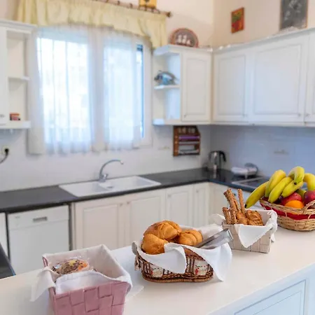 Вилла George Rhodes