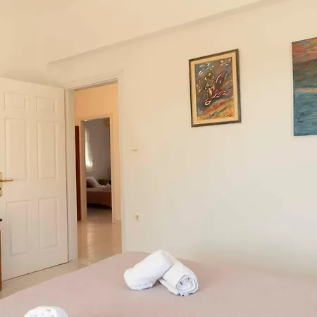 George Rhodes Вилла Архангелос